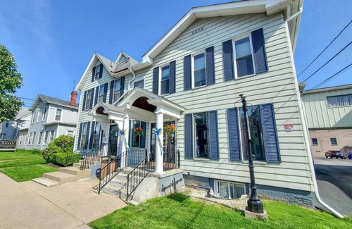 Erie Apartamento | Newly Remodeled Apartment Near Gannon University