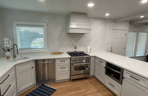 Fulton Casa | Newly remodeled coastal cottage 3 blocks from the water!