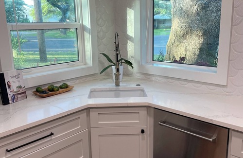 Fulton Casa | Newly remodeled coastal cottage 3 blocks from the water!
