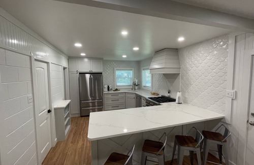 Fulton Casa | Newly remodeled coastal cottage 3 blocks from the water!