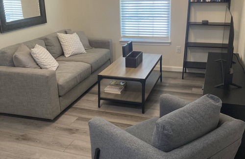 North Buttercup Creek Casa | Newly remodeled cottage apartment, country feel but in the center of town.