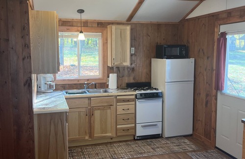 Hackensack Cabaña | Newly Remodeled Cottage Rental on a Small, Family Oriented, Lakefront Resort