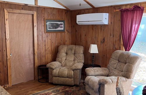 Hackensack Cabaña | Newly Remodeled Cottage Rental on a Small, Family Oriented, Lakefront Resort