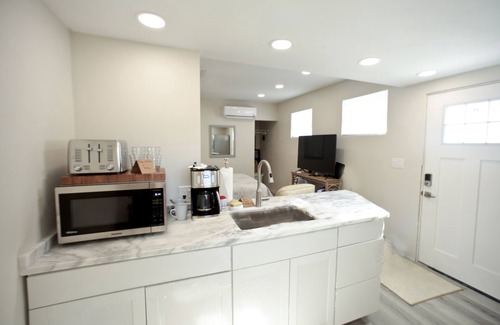 Clearwater Beach Apartamento | Newly Remodeled Deluxe Studio-No storm damage