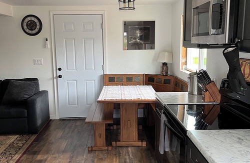Crescent City Casa | Newly remodeled Farm House with sauna and hot tub!
