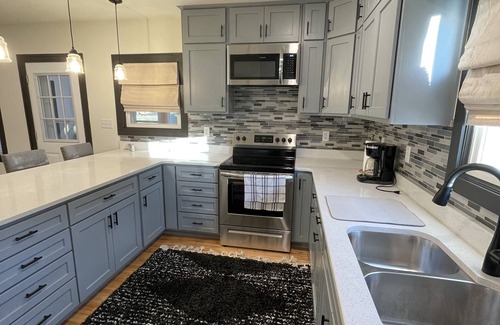 Cashton Otro | Newly remodeled Farmhouse with Country Charm! Sleeps 10 people comfortably