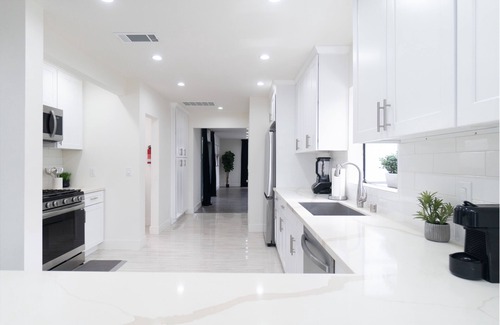 Sunland-Tujunga Casa | Newly Remodeled Gated House w/ Pool
