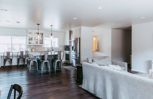 Santa Barbara Casa | Newly-remodeled house with brand new 40' pool, spa, built-in bbq and bocce