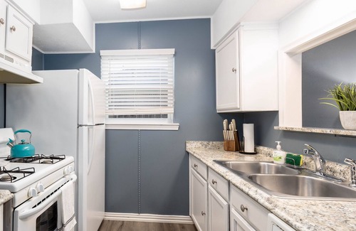 Irving Apartamento | Newly Remodeled Irving GEM 1BR!