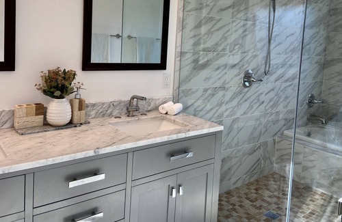 San Carlos Casa | Newly Remodeled! Large Bright Modern House Central