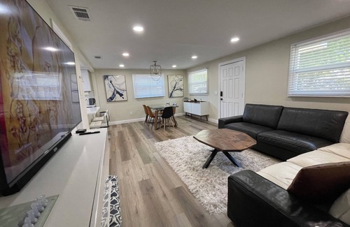 Sun Bay South Casa | Newly Remodeled Luxe Retreat