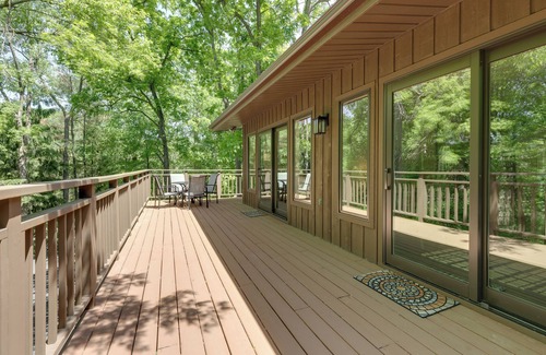 La Crosse Casa | Newly Remodeled Luxury Home in the Bluffs - 10 mins to Downtown