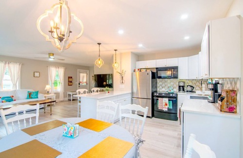Sparta Cabaña | Newly remodeled luxury cottage with mountain views