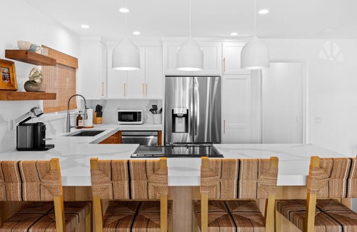 Balboa Island Casa | Newly Remodeled Modern Home