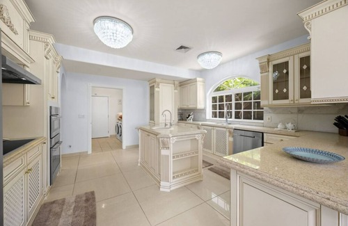 Kamehame Ridge Casa | NEWLY REMODELED Mansion with Central A/C, Pool & Jacuzzi overlooking the Ocean