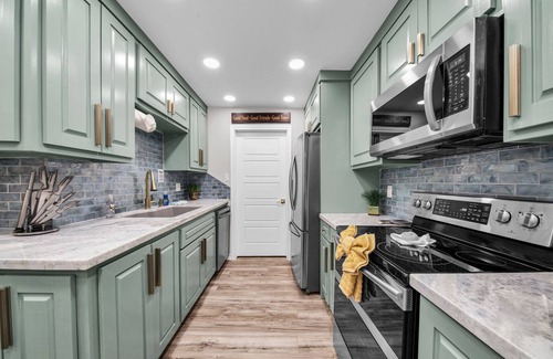 Brownsville Casa | Newly Remodeled Modern Great Location 4BR 7 Beds Close to Many Attractions