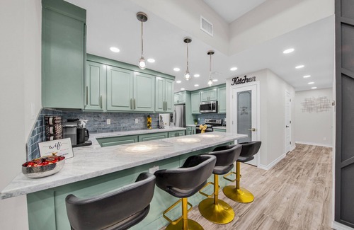 Brownsville Casa | Newly Remodeled Modern Great Location 4BR 7 Beds Close to Many Attractions