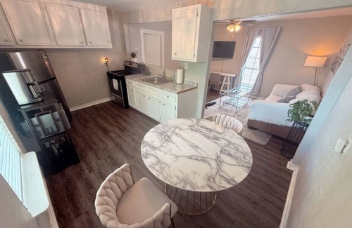 Northside Apartamento | Hidden Gem w/Fast WiFi & Free Parking