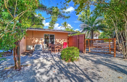 Sanibel Cabaña | Parrot Nest Toucon Cottage. ¡Experimente Sanibel a precios increíbles!