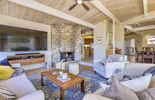 Skyhawk Commmunity Casa | Newly remodeled Santa Rosa retreat w/ pool and hot tub!