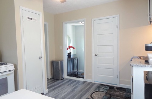 Fairport Harbor Cabaña | Beautifully remodeled cozy cottage retreat