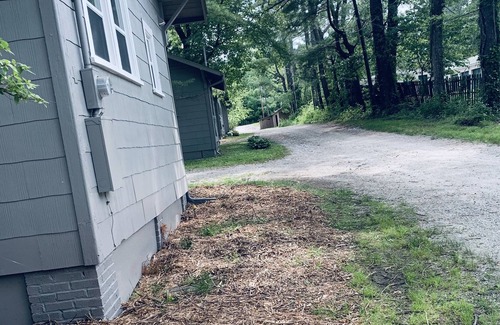 Hendersonville Cabaña | Newly Remodeled Hideaway
