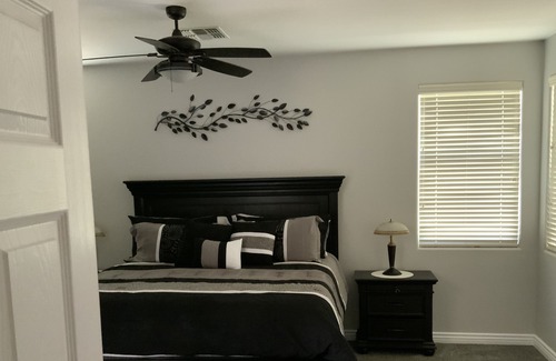 Rovey Farm Estates Casa | Newly remodeled w/pool minutes from State Farm Stadium, Top Golf and Westgate