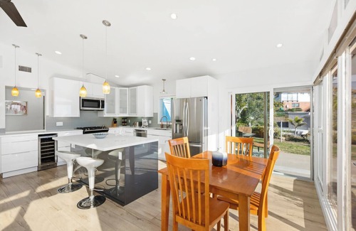 La Jolla Mesa Casa | ¡Recientemente remodelado con aire acondicionado y vistas del centro de Ocean y Bay!