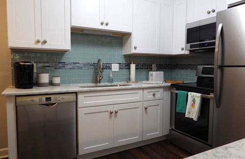 Demere Park Condominio | Condominio costero recientemente remodelado