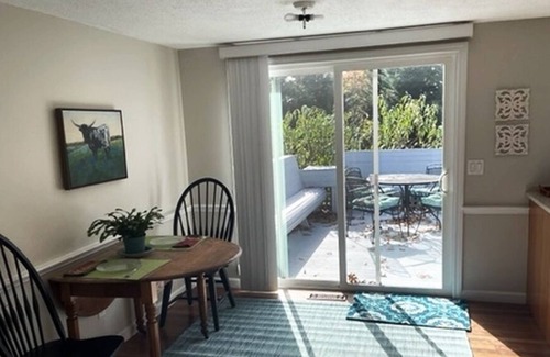 Orleans Casa | Newly Rennovated House Sleeping 7 in charming Orleans Neighborhood