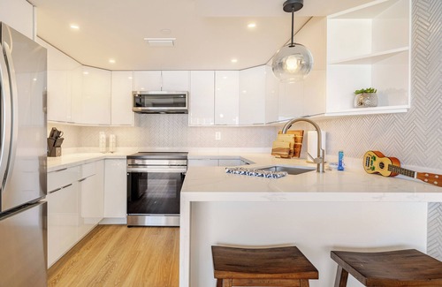 Waikiki Apartamento | Newly Reno’d Oceanview Luxe Stay w/ Free Parking
