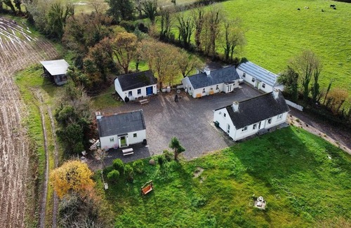 Shanavooneen Cabaña | Newly renovated two ensuite bedroom cottage in Co. Clare