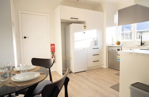 Palmerston North Casa | Newly renovated house! Near to the airport, hospital & Manawatu Arena