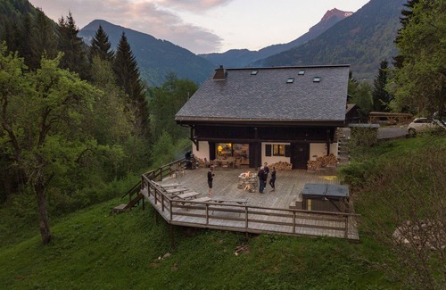 Saint-Jean-dʼAulps Chalet De Esquí | Chalet recientemente renovado, lujoso, espacioso y característico en St Jean d'Aulps