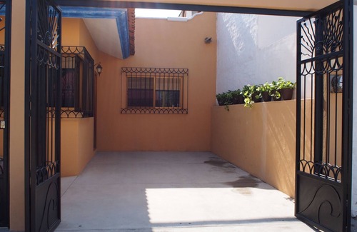 Barra de Navidad Casa | Casa De Jesus - Hermosa y espaciosa casa en los tranquilos suburbios de Barra de Navidad
