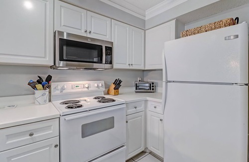 Amelia City Villa | ¡NUEVO LISTADO! Precioso condominio de veleros en Summer Beach Resort!