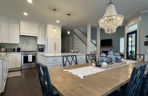 Saint Simons Island Casa | Maravilloso escape con piscina privada! ¡Mascota amigable! Cerca de la playa y el pueblo!