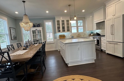 Saint Simons Island Casa | Maravilloso escape con piscina privada! ¡Mascota amigable! Cerca de la playa y el pueblo!