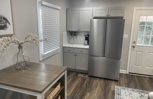New Castle Casa | Newly renovated Chic & cozy 3 Bedroom Ranch house close to I-95