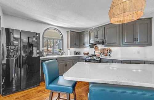 Townville Casa | Newly Renovated 1,650 sf Dog-friendly Lake Hartwell SC Wooded Retreat