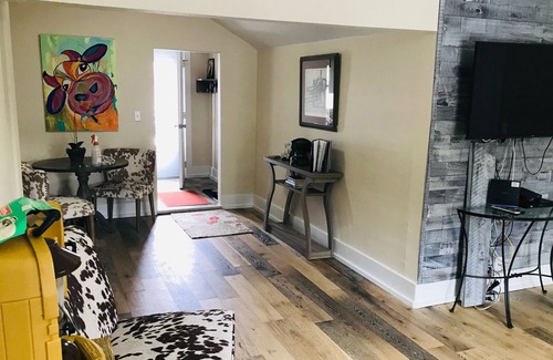 Livingston Casa | Casa recientemente renovada de 1 dormitorio en el centro de Livingston, MT