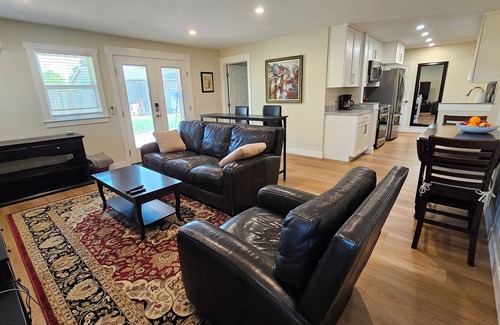 Santa Clara Apartamento | Newly renovated 2-bedroom home with AC in quiet neighborhood Santa Clara