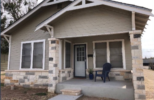 Big Spring Casa | Newly renovated 2 bedroom house with king beds