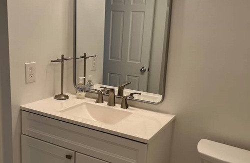 Mount Airy Condominio | Newly Renovated 2 Bed Condo mins from Downtown!