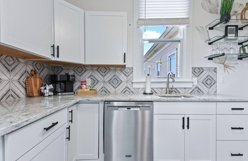 Eastside Casa | Newly renovated, 2 bed 1 bath townhome, Sleeps 5, Near Forsyth Park