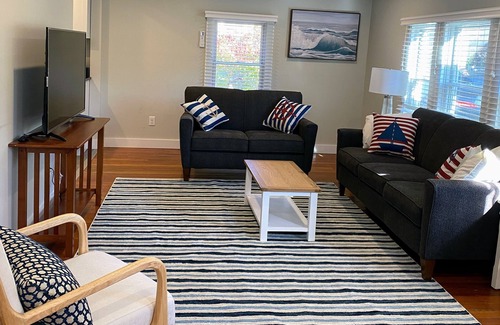 Brewster Cabaña | Newly renovated 2 bedroom cottage - walk to beach