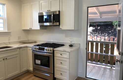 Sausalito Apartamento | Newly Renovated 2 BR Apartment in the Heart of Sausalito