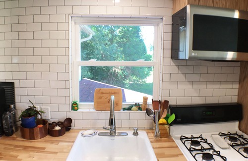 Verplanck Apartamento | Newly renovated 2 story space with home office next to the Hudson River .