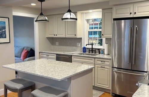 Stonington Casa | Newly renovated 3 bedroom/2 bath home one block from Dubois beach!
