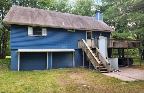 Briar Crest Woods Chalet De Esquí | Newly Renovated 3 Bedroom Chalet with Hot Tub!